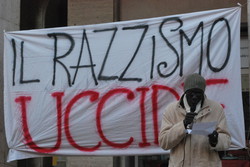 in Piazza a Imola contro il razzismo