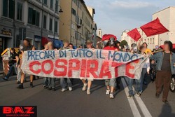 "Precari di tutto il mondo cospirate". Striscione di Crash a Modena, 25 aprile 2007